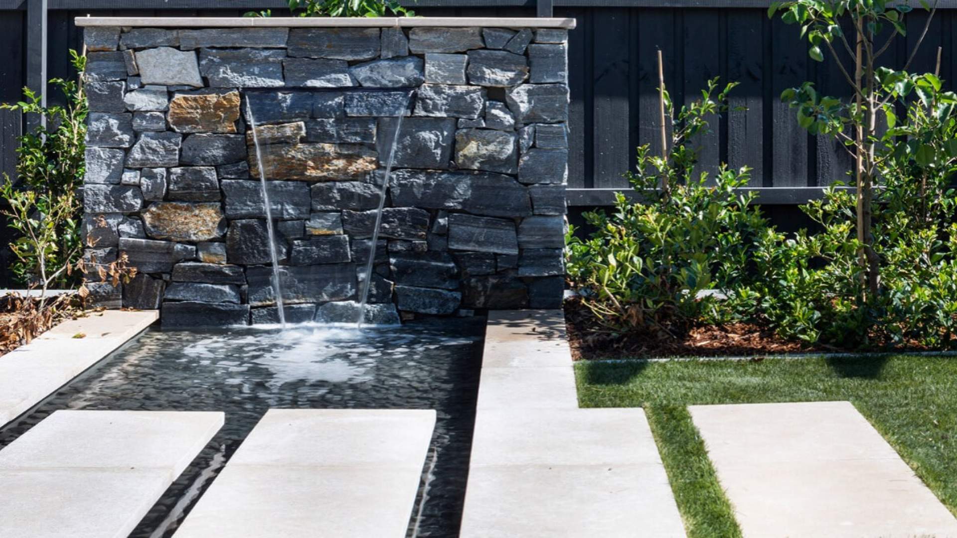 Incorporating different styles into your landscaping | MOJO Homes